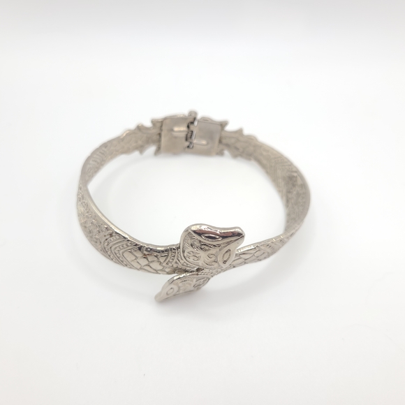 Silver Double Headed Snake Design Spring Loaded Bangle Bracelet - Picture 4 of 9